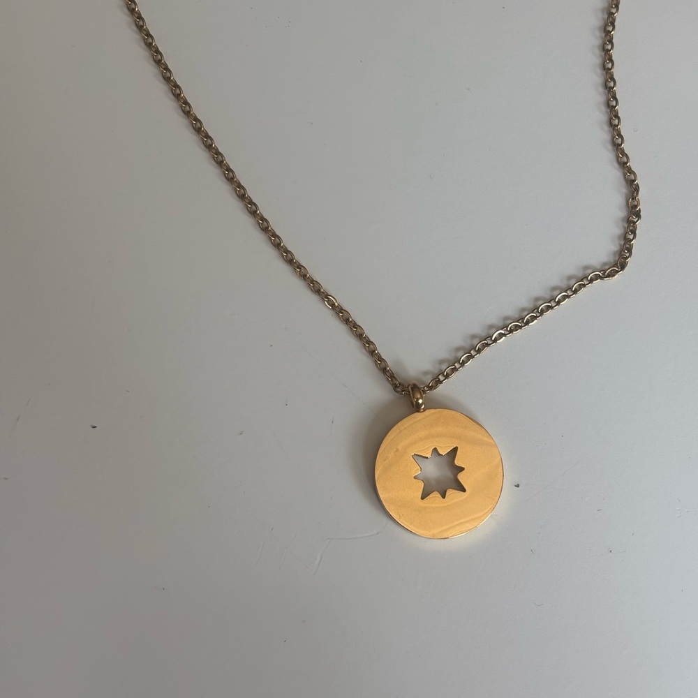Gold Star Pendant Necklace